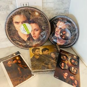 Twilight Saga New Moon party Hallmark Edward Jacob Bella plates napkins buttons